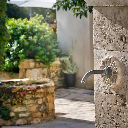 Des Aires - D'hôtes - -uzès - Pont Du Gard Bed & Breakfast